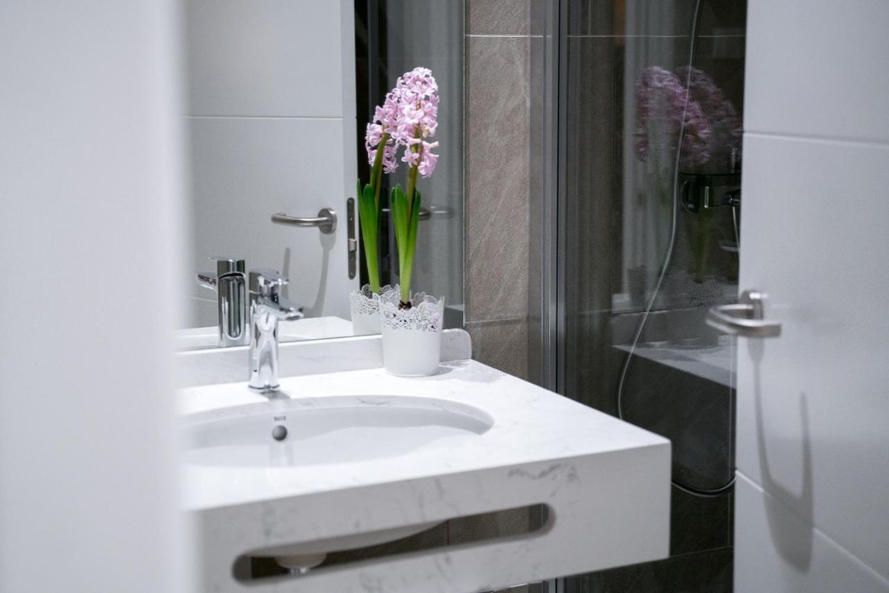 Arco Macarena Lofts Aparthotel Seville Luaran gambar